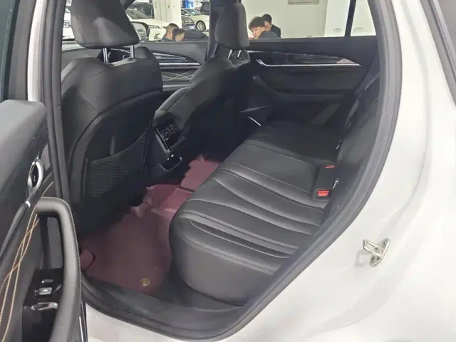 Geely Xingyue L — Фото автомобиля 11
