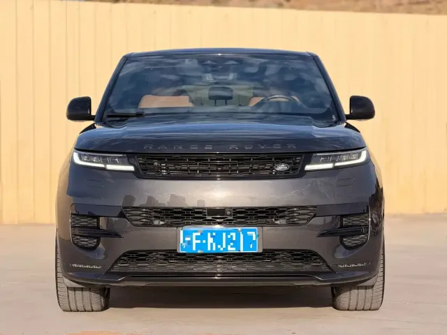 Land Rover Range Rover Sport — Фото автомобиля 3