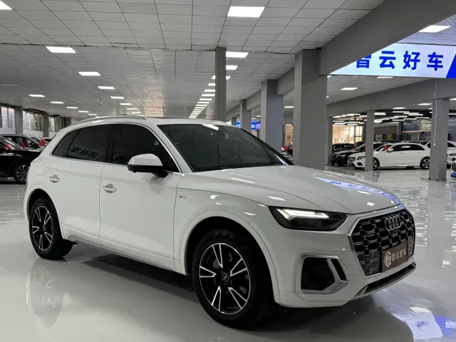 Audi Q5L — Фото автомобиля 3