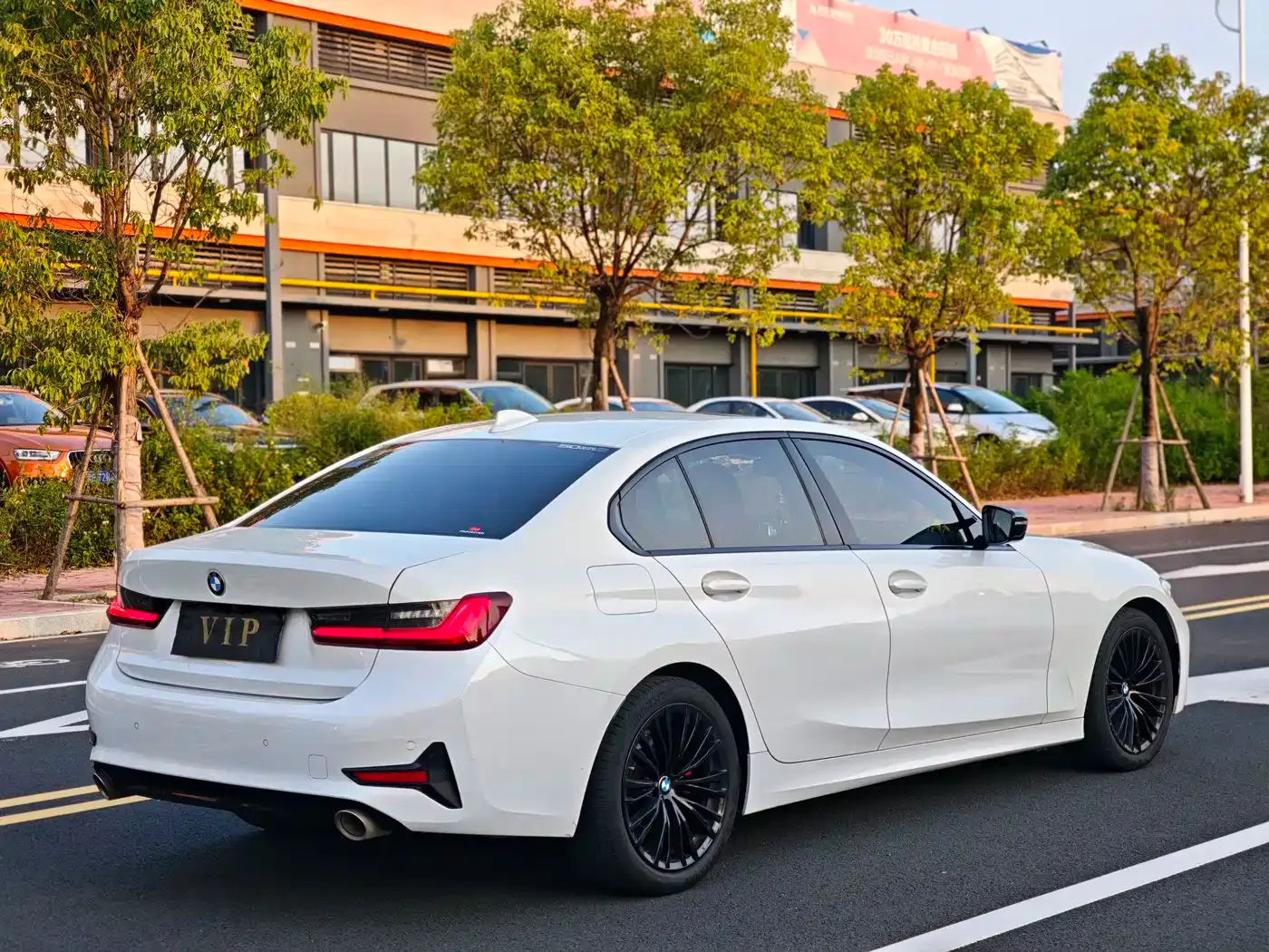 BMW BMW 3 Series 2022 320i Sport Package — Фото автомобиля 9