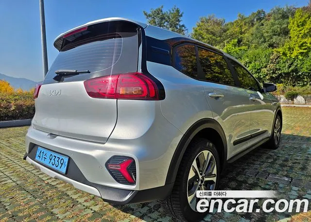 Kia Niro — Фото автомобиля 6
