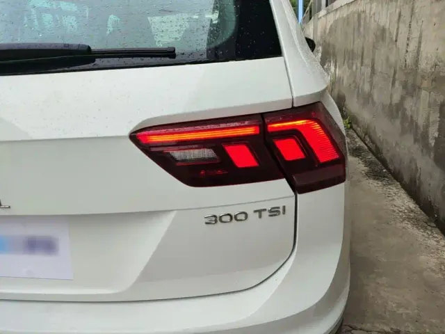 Volkswagen Tiguan L — Фото автомобиля 7
