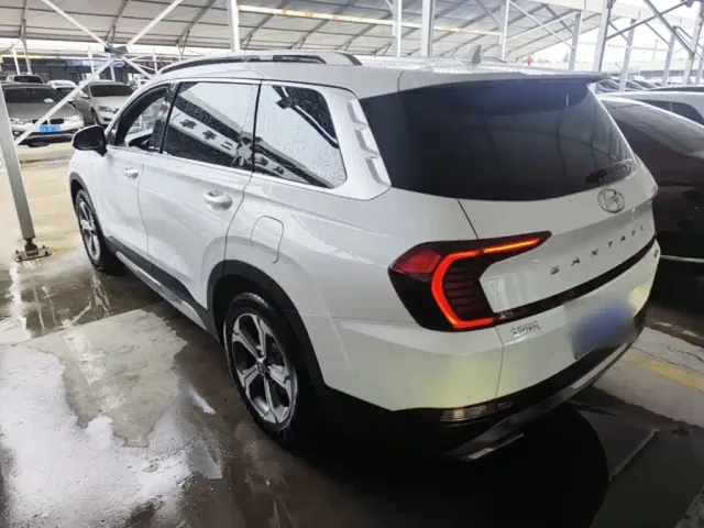 Hyundai Santa Fe — Фото автомобиля 4
