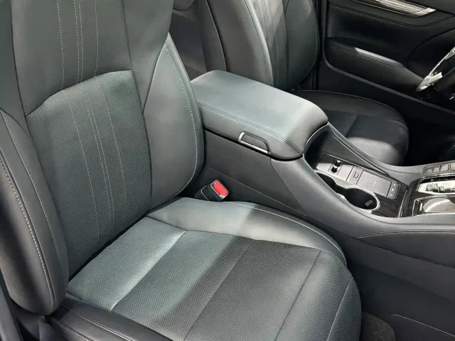 Lexus LM — Фото автомобиля 14