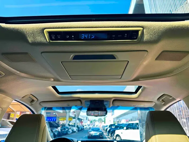 Toyota Alphard — Фото автомобиля 15