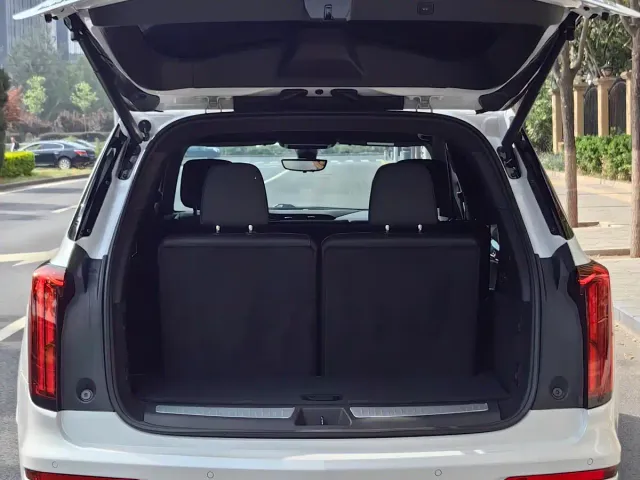 Cadillac XT6 — Фото автомобиля 24