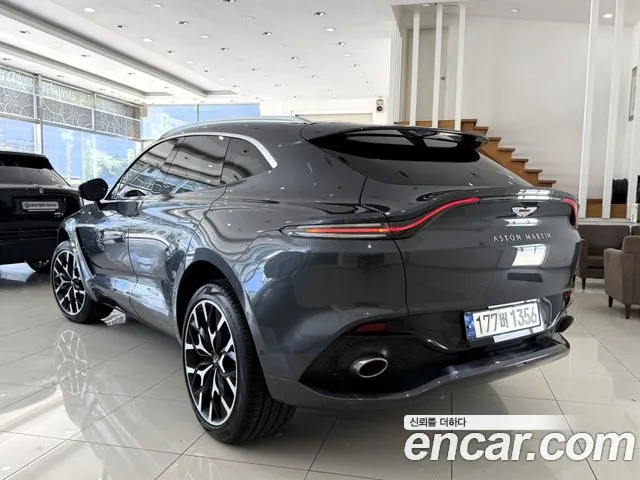 Aston Martin DBX — Фото автомобиля 2