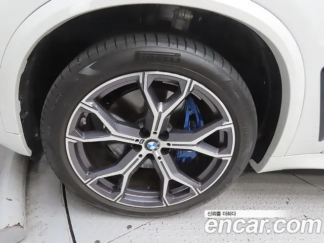 BMW X5 xDrive 40i M Sport — Фото автомобиля 5