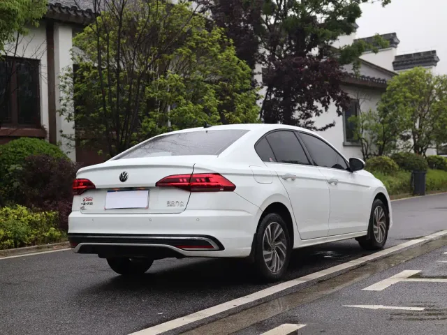 Volkswagen Bora — Фото автомобиля 5