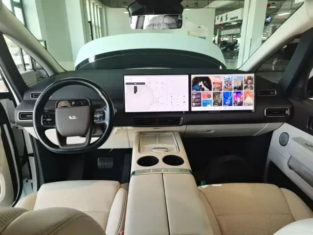 Li Auto MEGA — Фото автомобиля 9