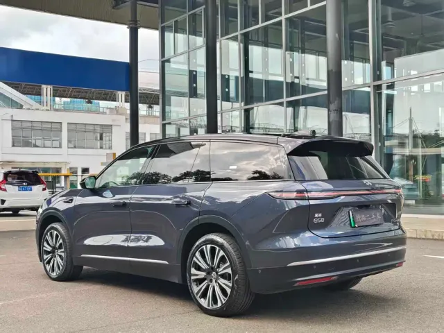 Nio ES8 — Фото автомобиля 7