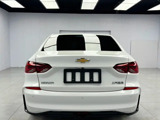Chevrolet Monza — Фото автомобиля 5