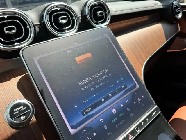 Mercedes-Benz Mercedes-Benz GLC 2024 Facelift GLC 300 L 4MATIC Sport 5-seater — Фото автомобиля 15