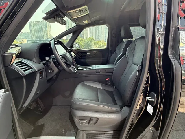 Toyota Alphard — Фото автомобиля 10
