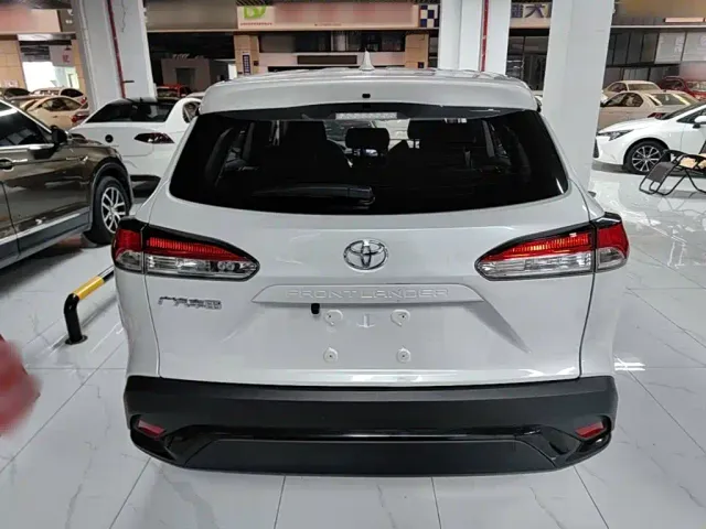 Toyota Frontlander — Фото автомобиля 5