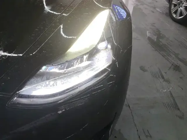 Tesla Model 3 — Фото автомобиля 5