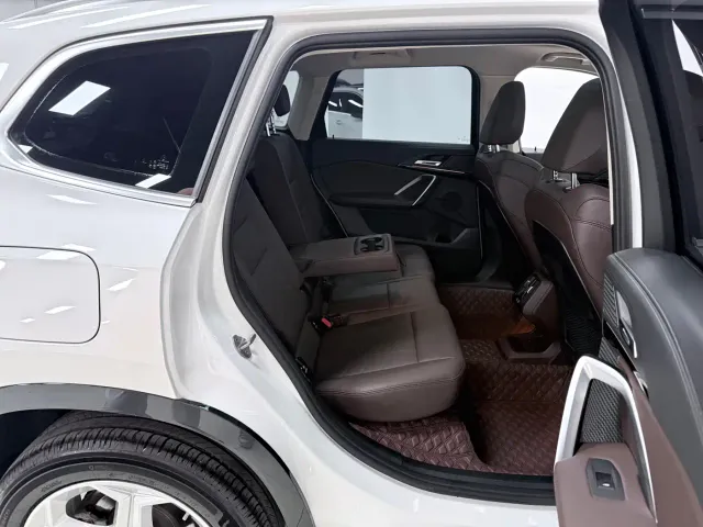 BMW X1 — Фото автомобиля 12