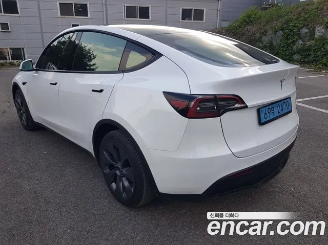 Tesla Model Y — Фото автомобиля 2