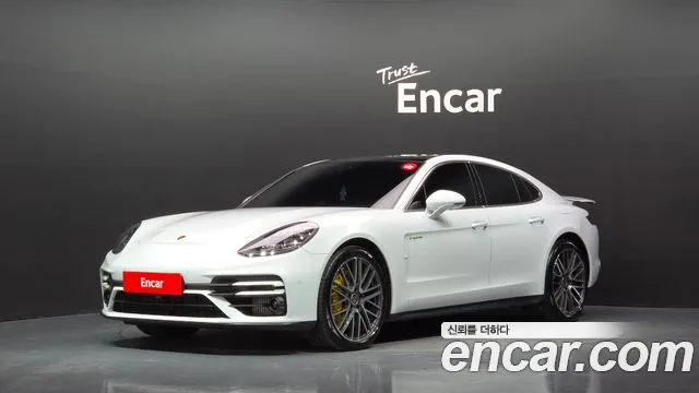 Фотография автомобиля — Porsche Panamera
