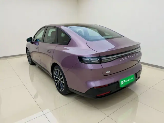Leapmotor B01 — Фото автомобиля 4