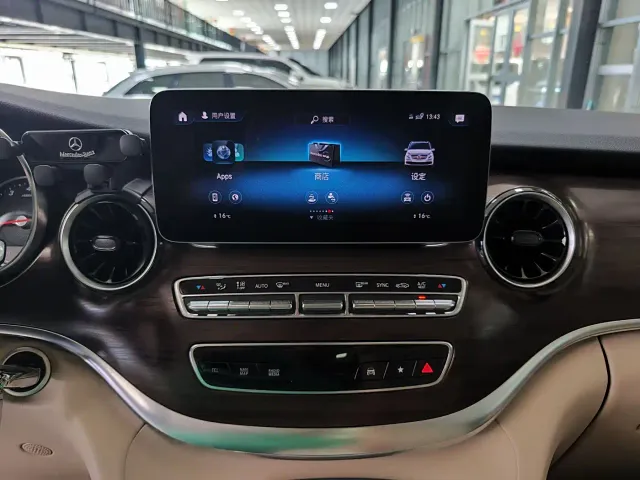 Mercedes-Benz V-Class — Фото автомобиля 14