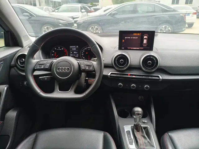 Audi Q2L — Фото автомобиля 13
