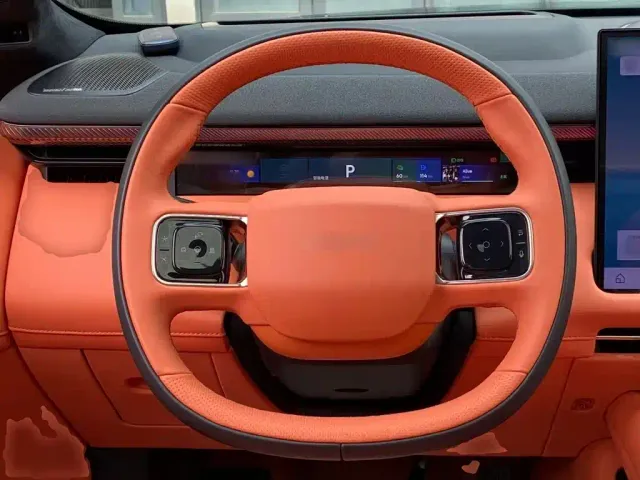 Lynk & Co 900 — Фото автомобиля 6