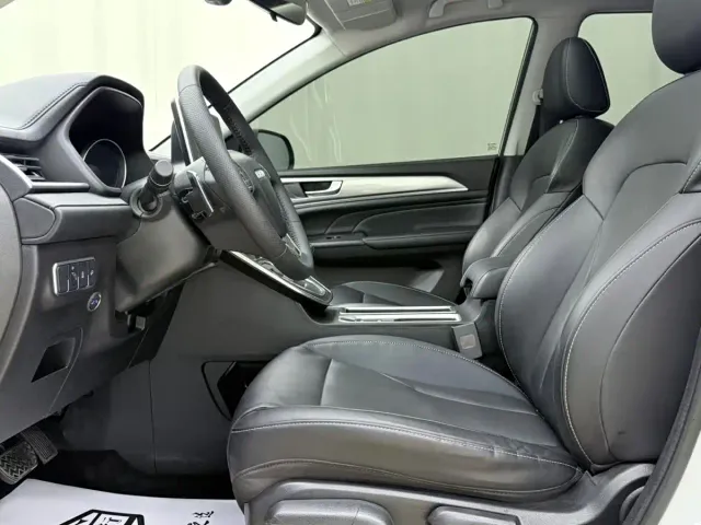 Haval M6 — Фото автомобиля 12