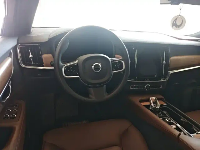Volvo S90 — Фото автомобиля 10