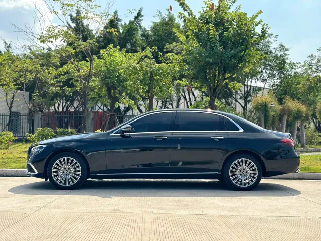 Mercedes-Benz E-Class — Фото автомобиля 16