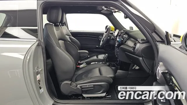 MINI Cooper Cooper Electric — Фото автомобиля 11