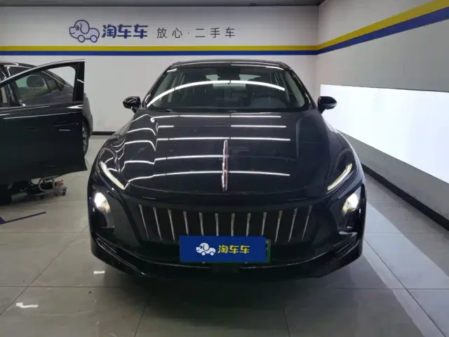 Hongqi E-QM5 — Фото автомобиля 2