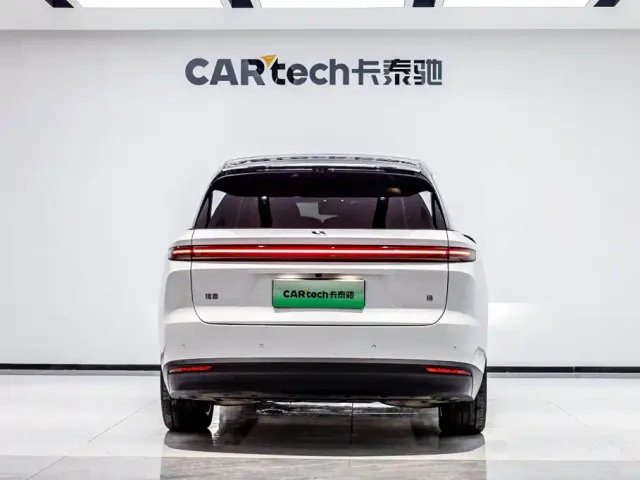 Li Auto i8 — Фото автомобиля 5