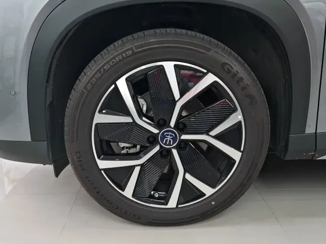 BYD Song L DM-i — Фото автомобиля 8