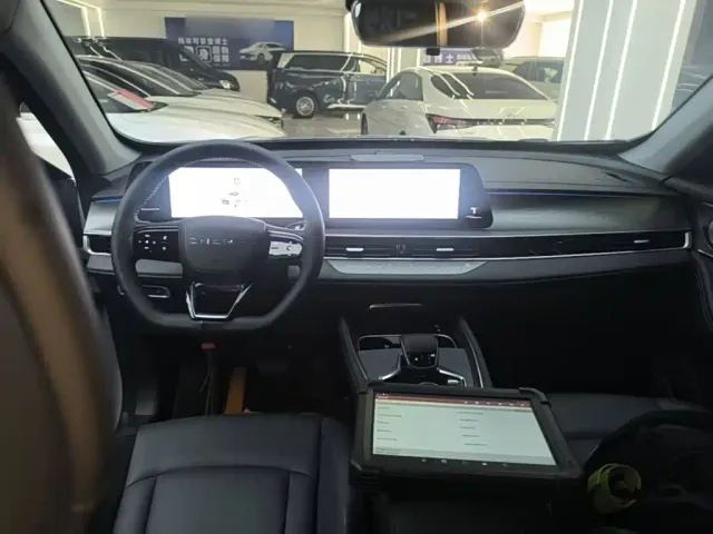 Chery Tiggo 8 PRO EV — Фото автомобиля 9