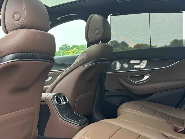 Mercedes-Benz E-Class — Фото автомобиля 7