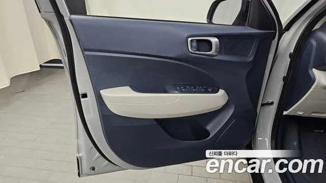 Hyundai Venue — Фото автомобиля 13