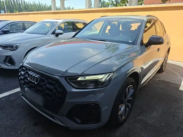 Фотография автомобиля — Audi Q5L