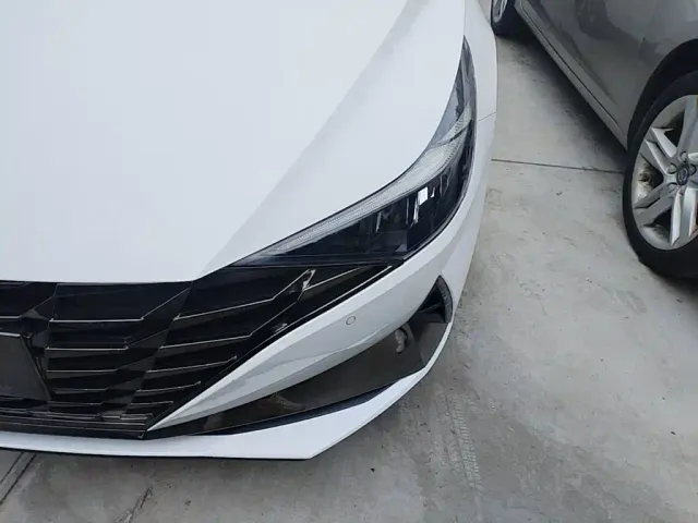 Hyundai Elantra — Фото автомобиля 23