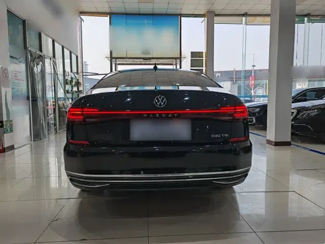 Volkswagen Passat — Фото автомобиля 5