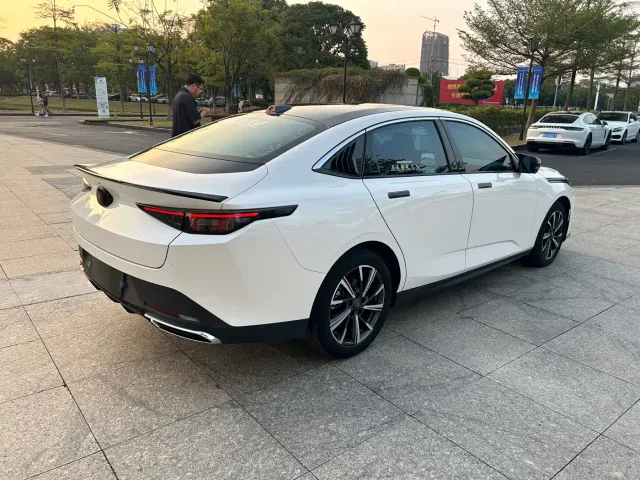 Changan Lamore — Фото автомобиля 18