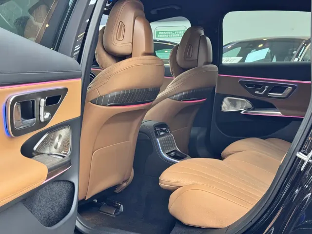 Mercedes-Benz E-Class — Фото автомобиля 11
