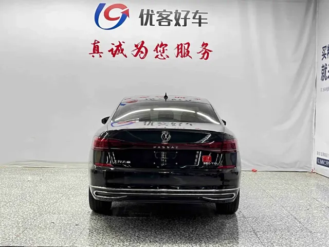 Volkswagen Passat — Фото автомобиля 16