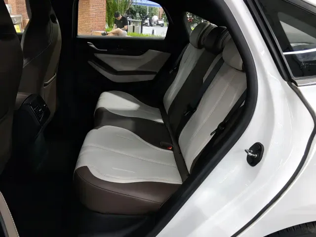 BYD Qin PLUS — Фото автомобиля 11