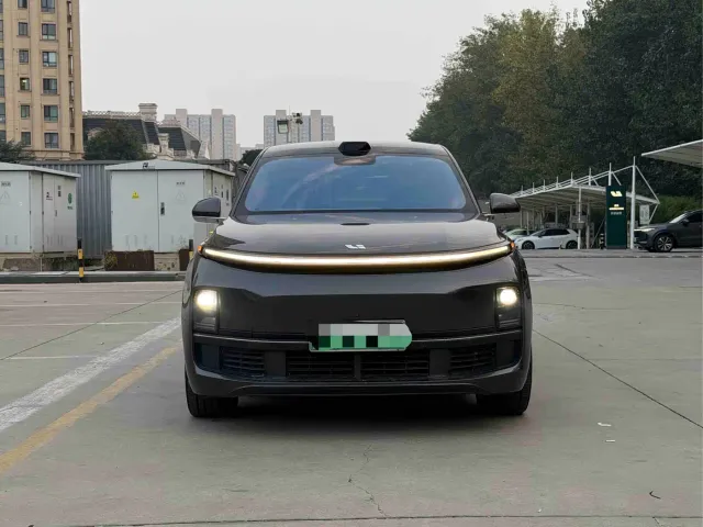 Li Auto L9 — Фото автомобиля 2