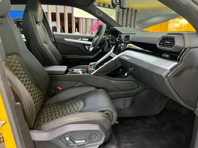 Lamborghini Urus — Фото автомобиля 23