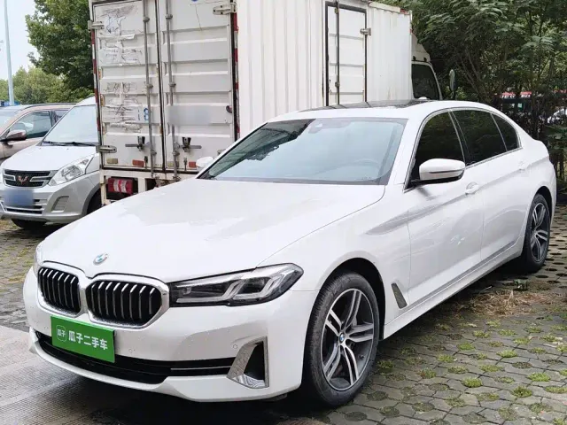 Фотография автомобиля — BMW 5 Series