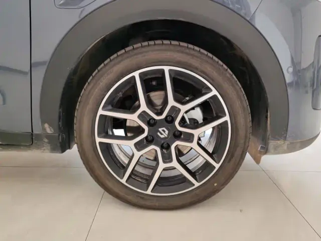 Leapmotor A10 — Фото автомобиля 6