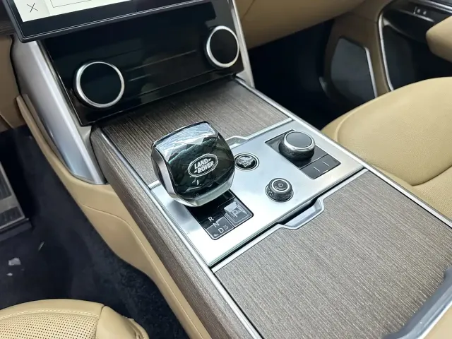 Land Rover Range Rover 2025 3.0 L6 400PS Flourishing Era Extended Wheelbase — Фото автомобиля 8