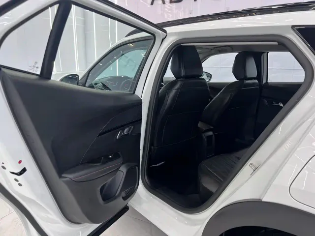 Peugeot 2008 — Фото автомобиля 12